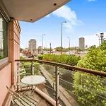 Riverside Balcony Apartments, 10 Minutes From Oxford Circus