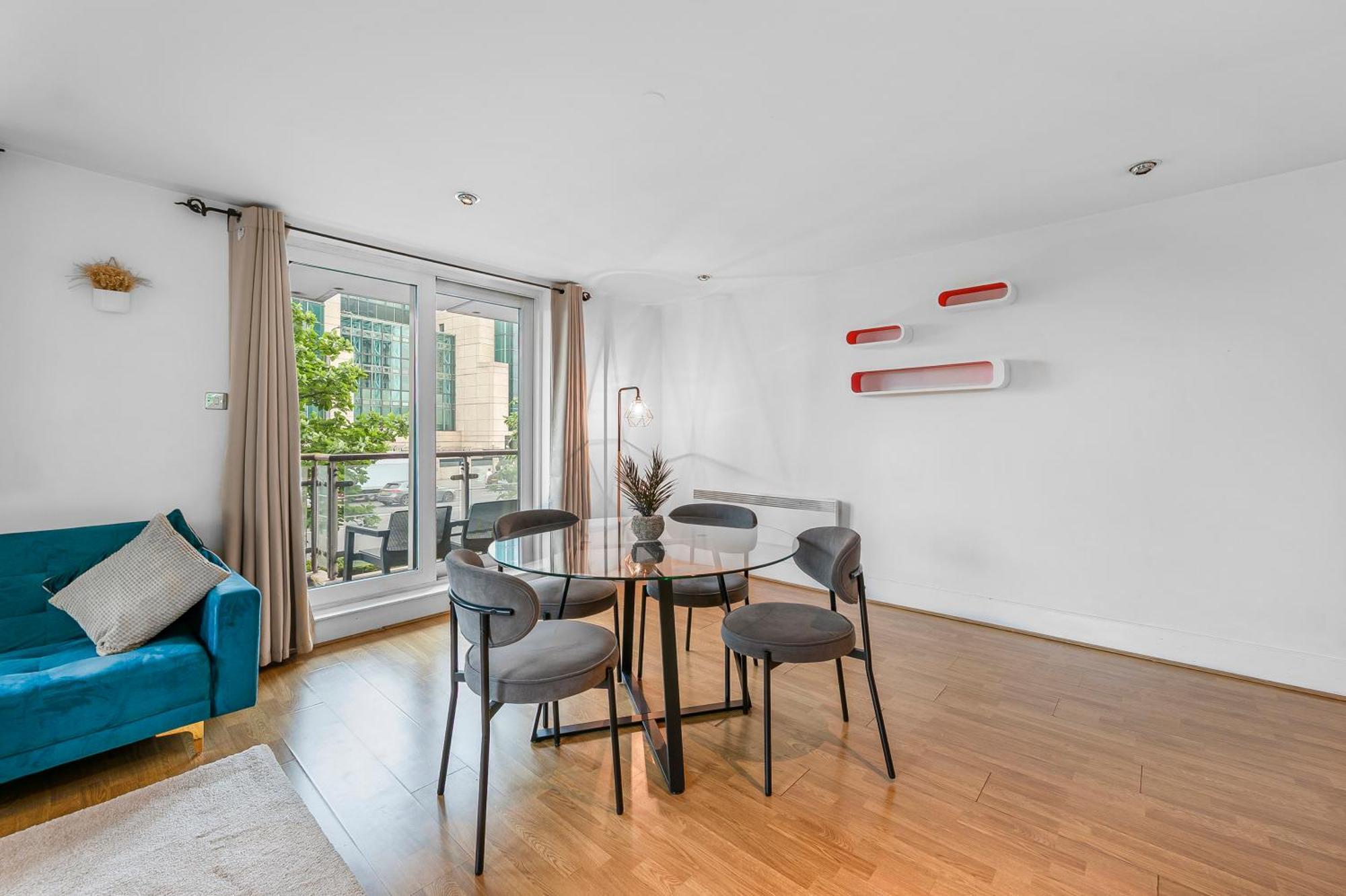 Apartment Riverside Balcony Apartments, 10 Minutes From Oxford Circus *