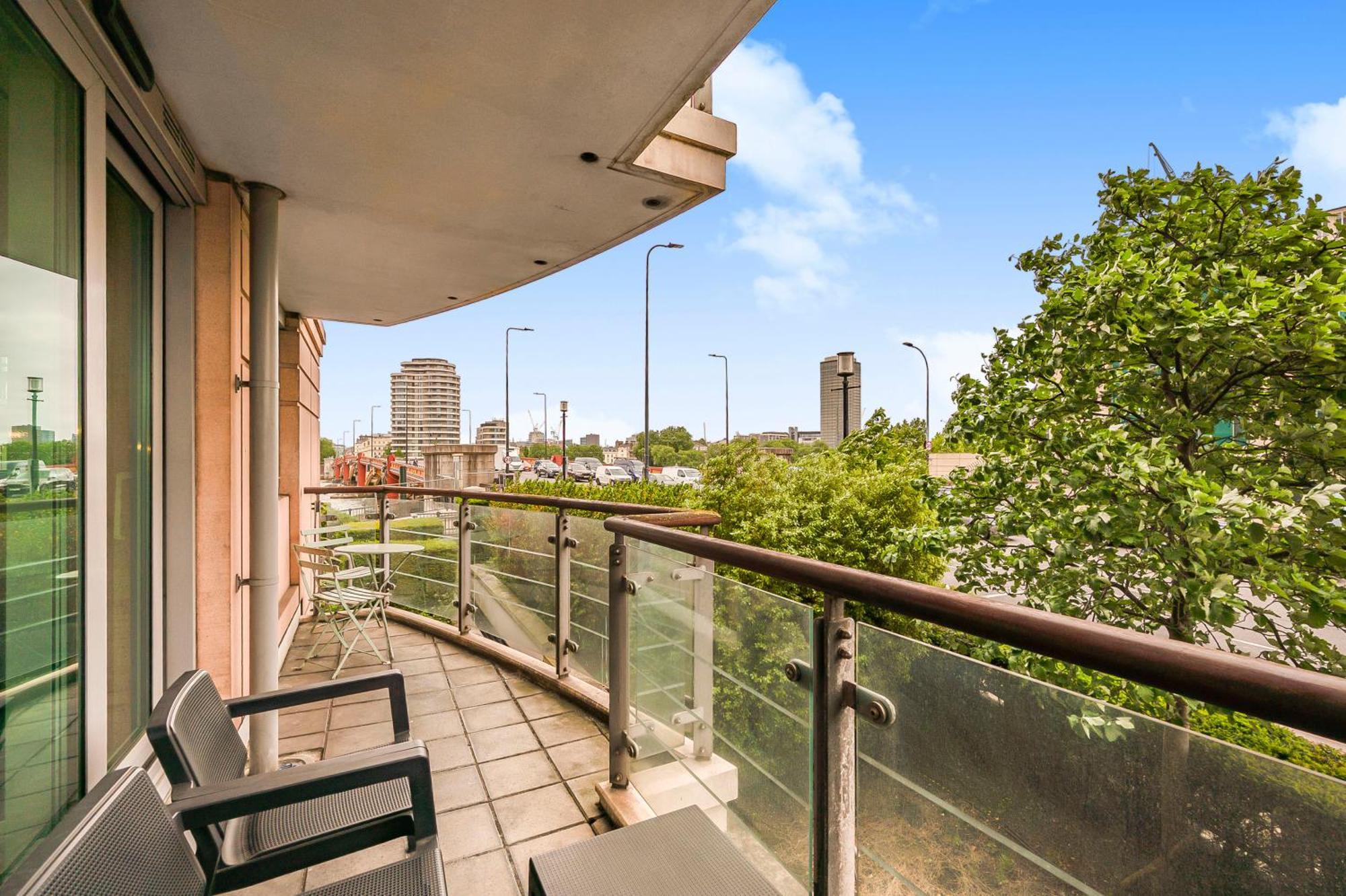 Riverside Balcony Apartments, 10 Minutes From Oxford Circus *